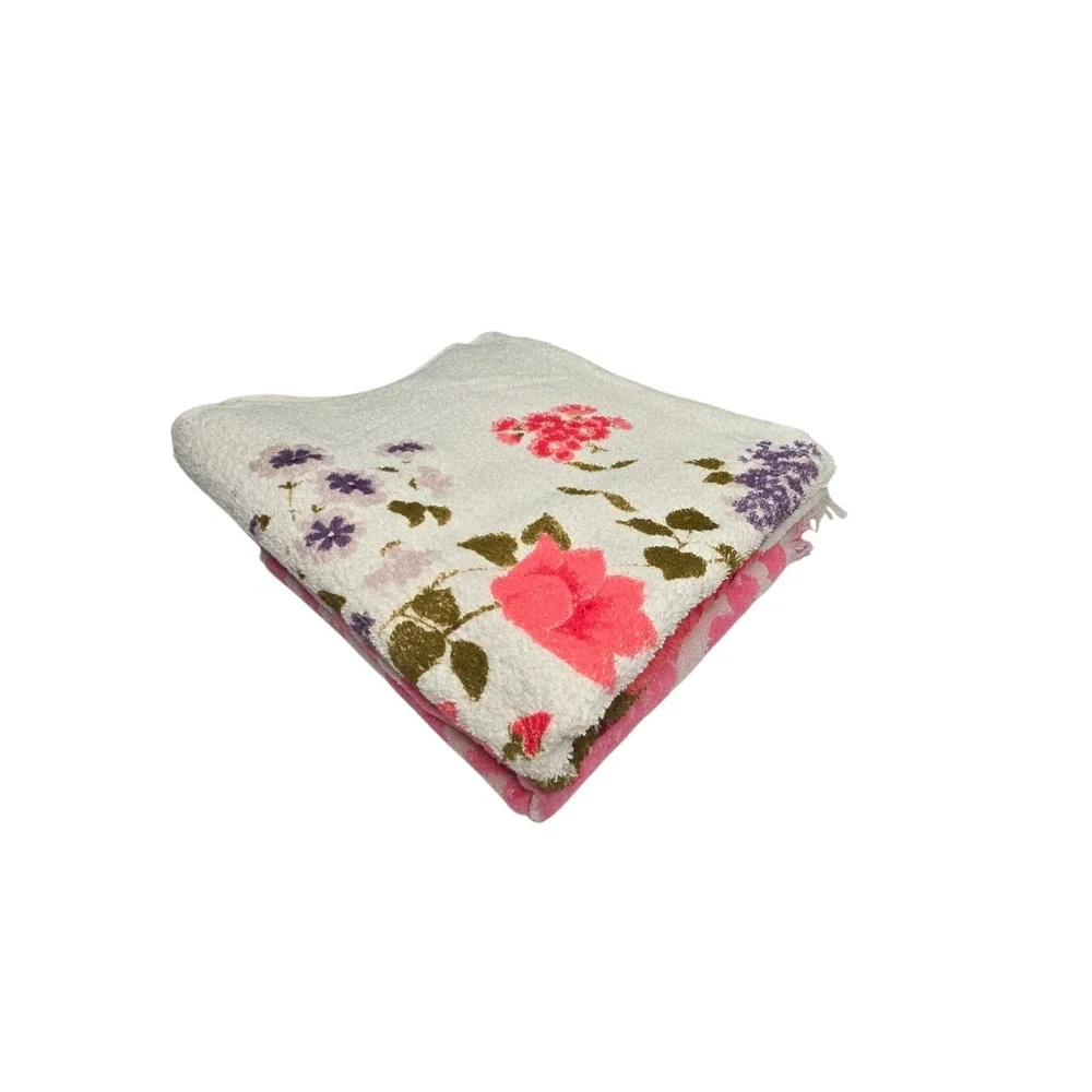 Vintage Pink Bath Towel Set PINK PURPLE Roses Floral 1970s 1980S